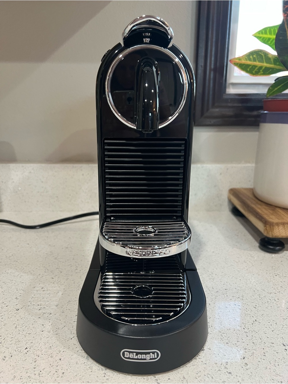 Nespresso CitiZ single-serve espresso machine (Model EN167)